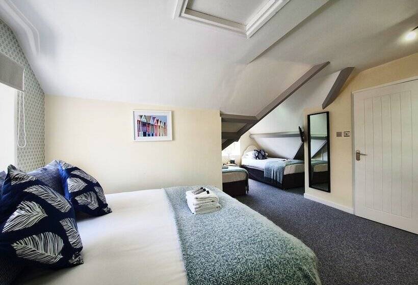 סטודיו משפחתי, The Hedley Townhouse