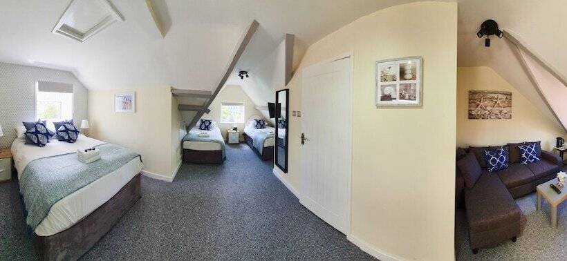 סטודיו משפחתי, The Hedley Townhouse