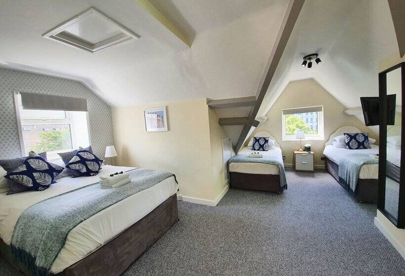 סטודיו משפחתי, The Hedley Townhouse