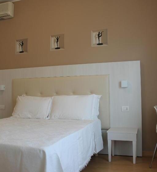 Camera Comfort, Escorial