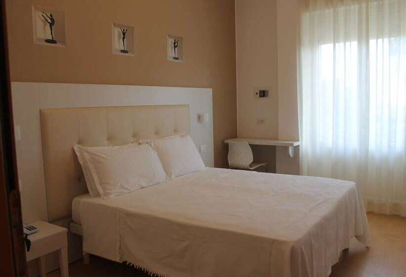 Camera Comfort, Escorial