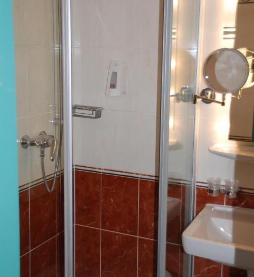 غرفة قياسية, Marks Garni