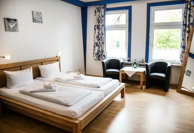 스탠다드 룸, Tum Stuurmann