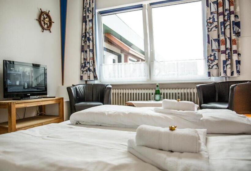 스탠다드 룸, Tum Stuurmann