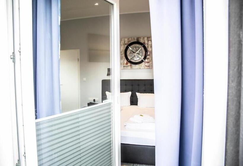 스탠다드 발코니 룸, Tum Stuurmann