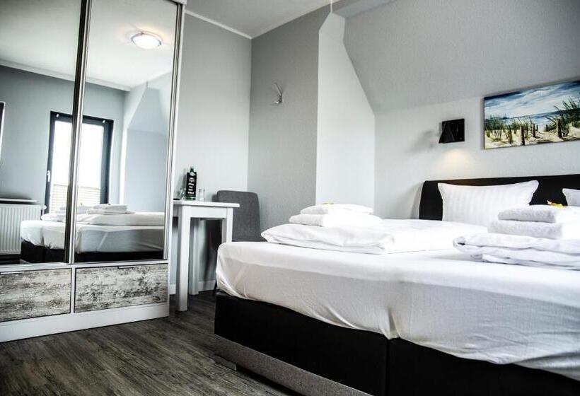 스탠다드 발코니 룸, Tum Stuurmann