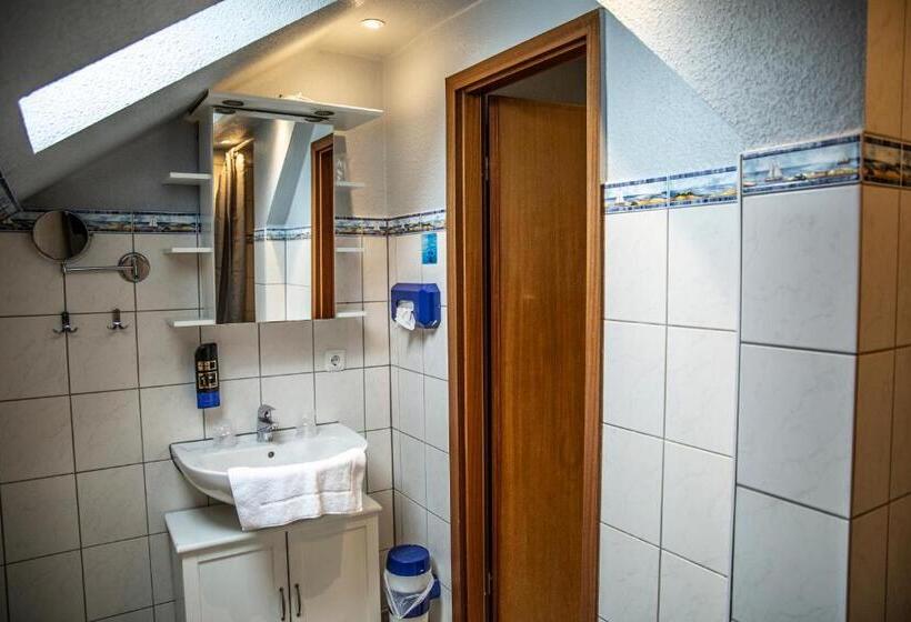 주니어 스위트, Tum Stuurmann