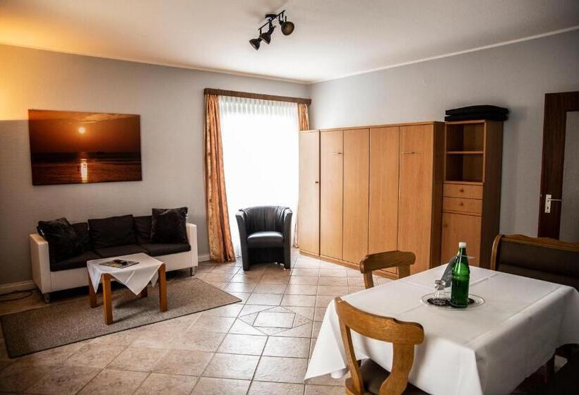 패밀리 룸, Tum Stuurmann