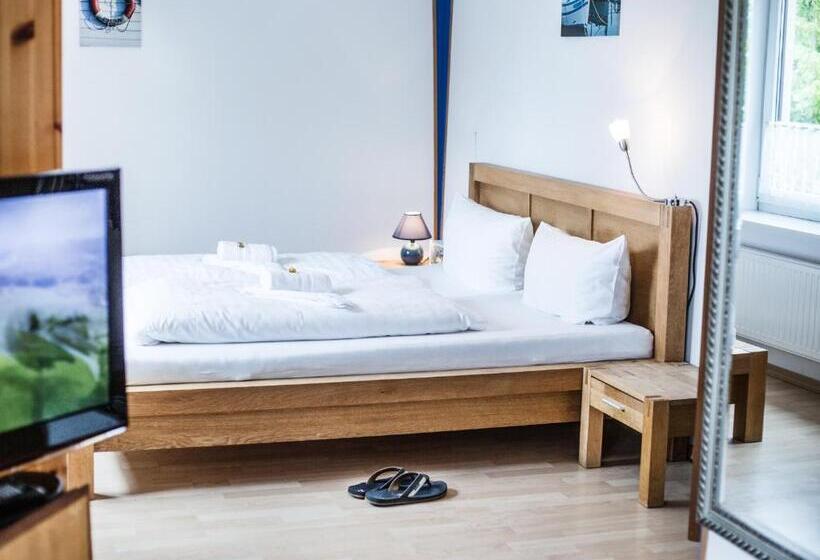 스탠다드 룸, Tum Stuurmann