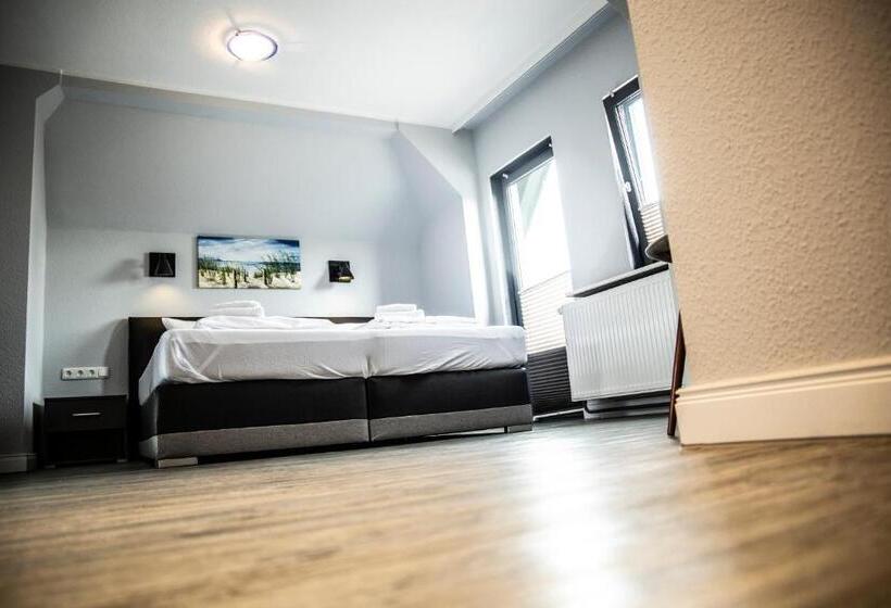 스탠다드 발코니 룸, Tum Stuurmann