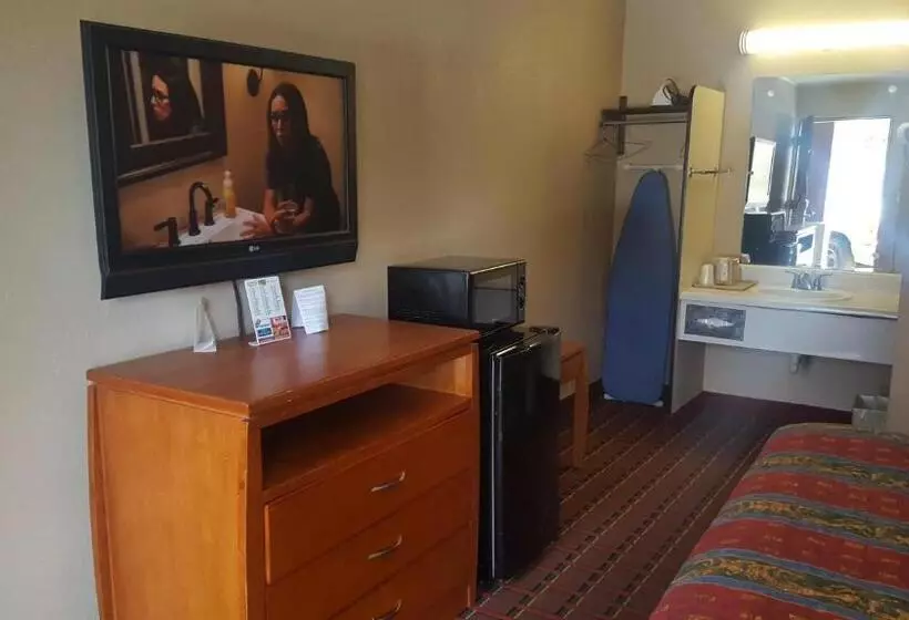 スタンダードルーム, Scottish Inn Knoxville