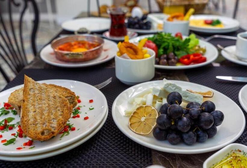 Camera Superiore, The Mori Club