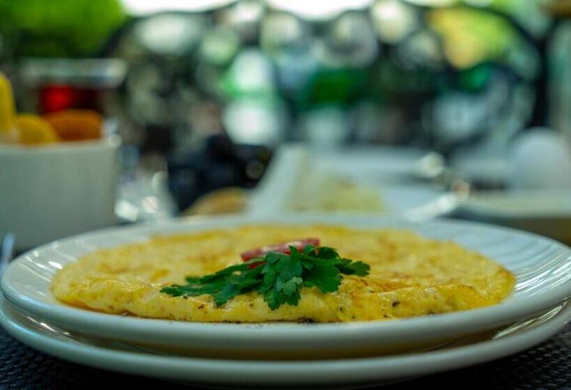 Camera Superiore, The Mori Club