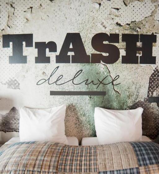 اتاق استاندارد, Trash Deluxe