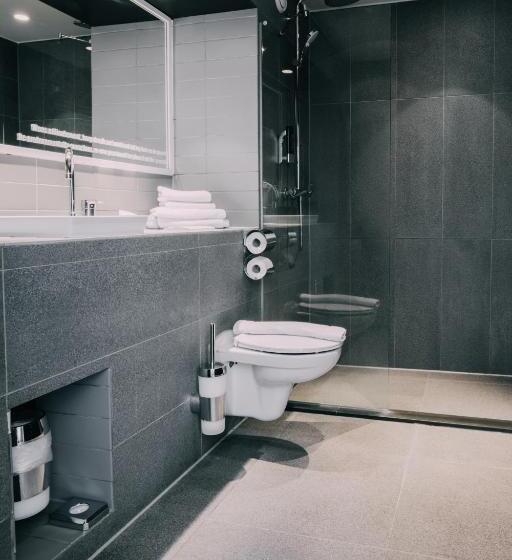 اتاق لوکس, Trash Deluxe