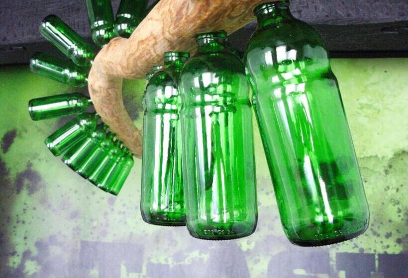 디럭스 룸, Trash Deluxe