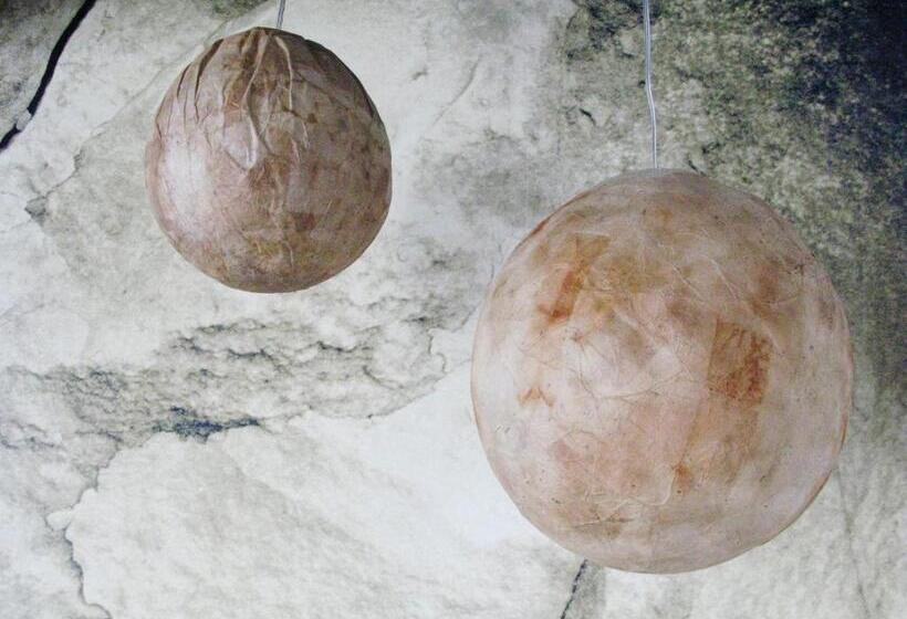 اتاق لوکس, Trash Deluxe