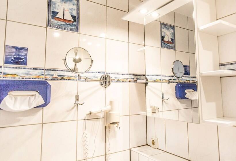 주니어 스위트, Tum Stuurmann