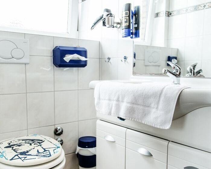 스탠다드 싱글 룸, Tum Stuurmann