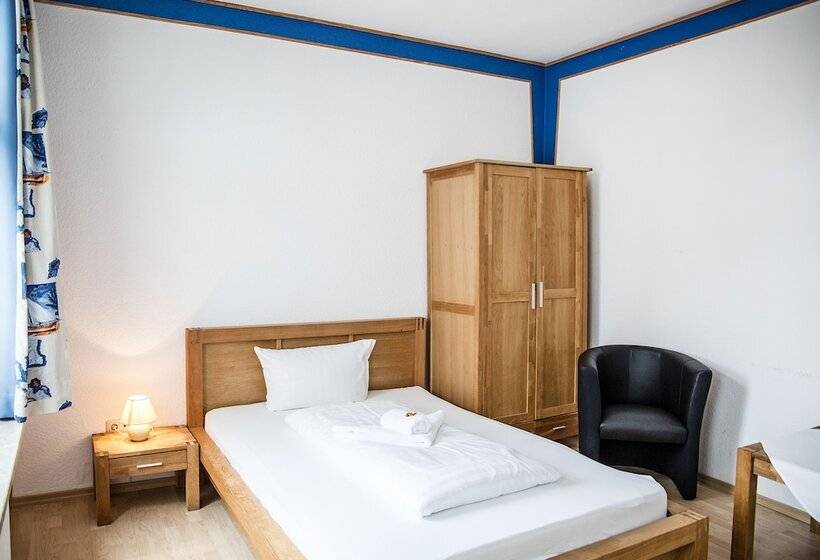 스탠다드 싱글 룸, Tum Stuurmann