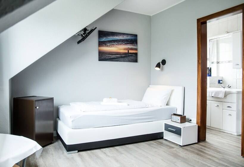 스탠다드 싱글 룸, Tum Stuurmann