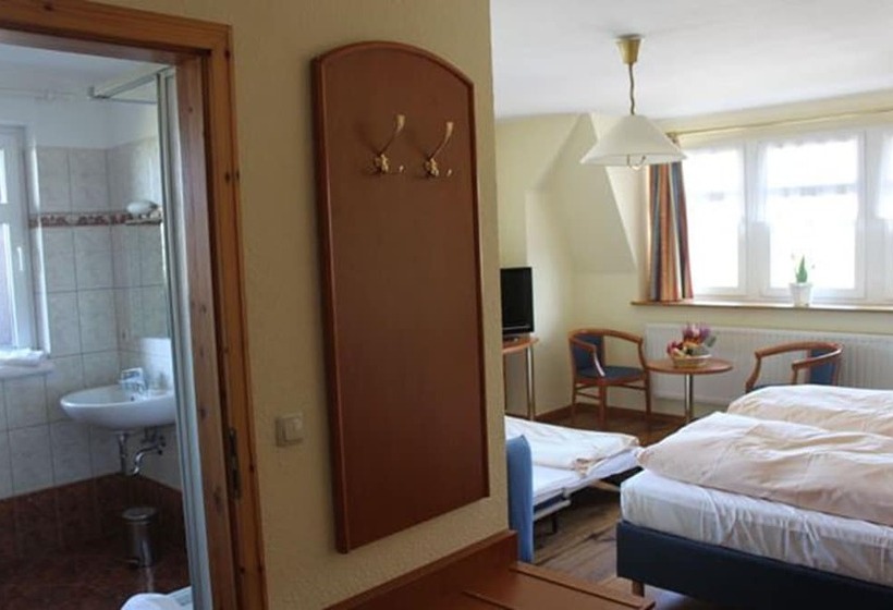 اتاق استاندارد سه نفره, Zum Alten Ponyhof