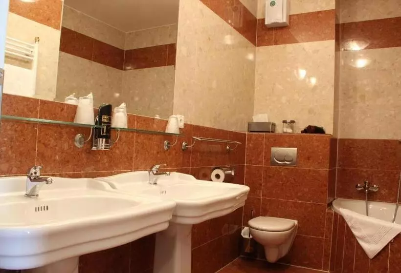 سوییت جونیور لوکس, Luxury Garni Hotel Brix