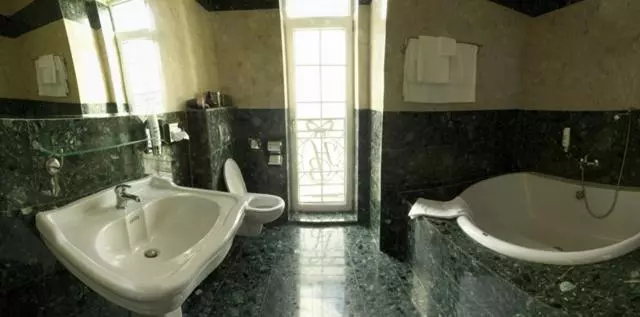 سوئیت پرزیدنت, Luxury Garni Hotel Brix