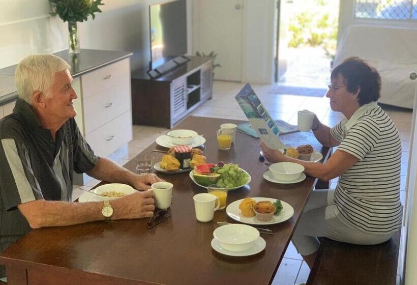 Дом 2 Спальни, Airlie Beach Motor Lodge