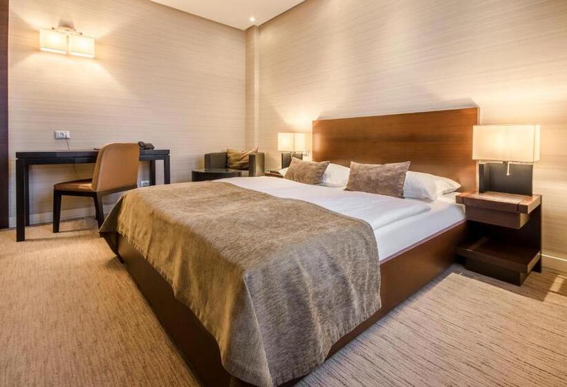 اتاق لوکس یک تخته, Residence
