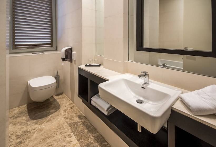 デラックスルーム, Residence