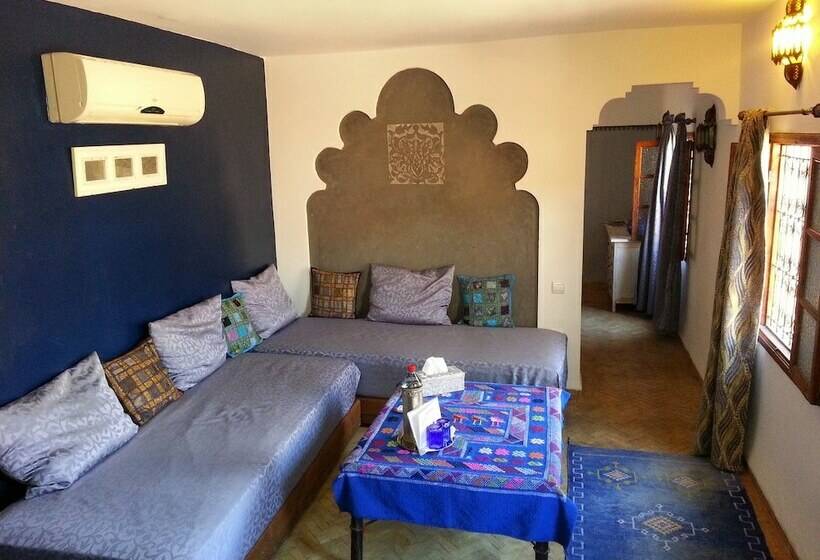 سوئیت با چشمانداز, Riad Tara