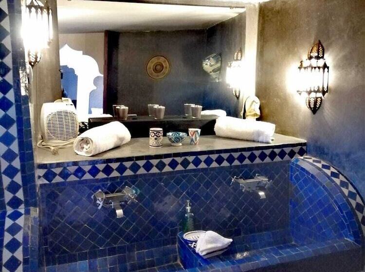 سوئیت با چشمانداز, Riad Tara