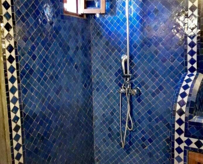 سوئیت با چشمانداز, Riad Tara