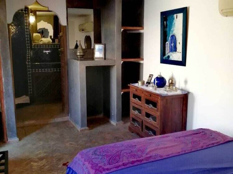 سوئیت با چشمانداز, Riad Tara