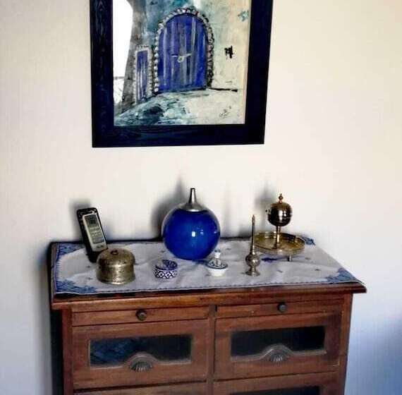 سوئیت با چشمانداز, Riad Tara