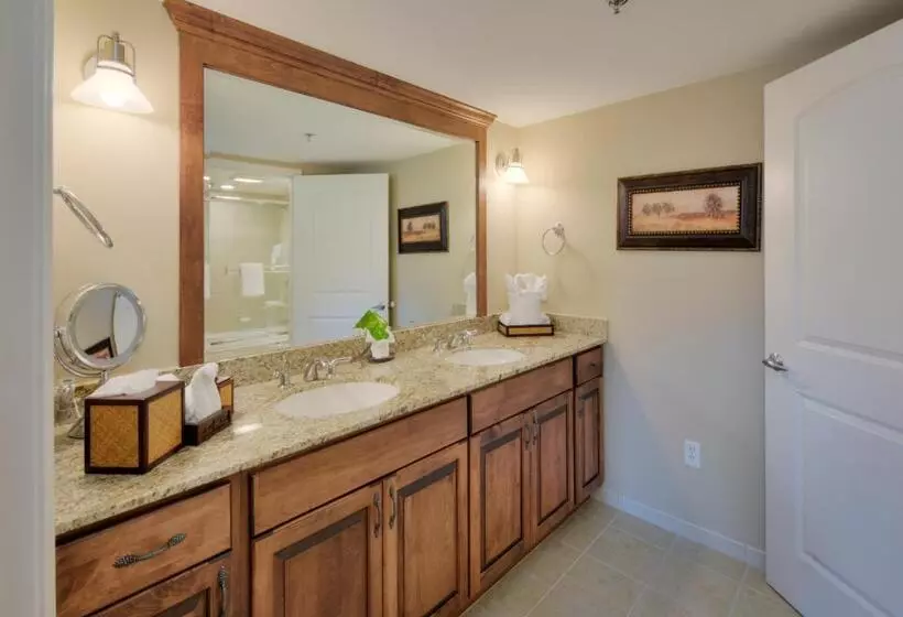 استودیوی استاندارد, The Residences At Biltmore Asheville