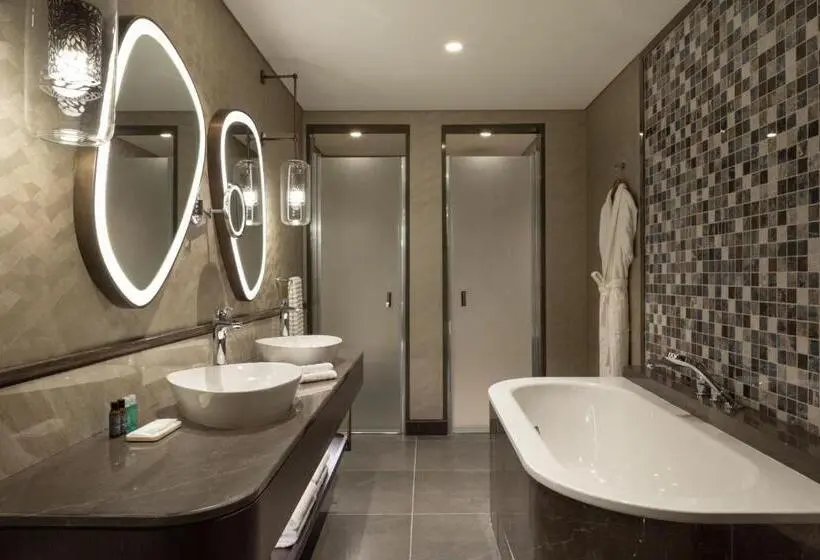 Premium Suite
