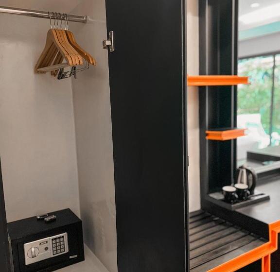 스탠다드 발코니 룸, Wow Phuket