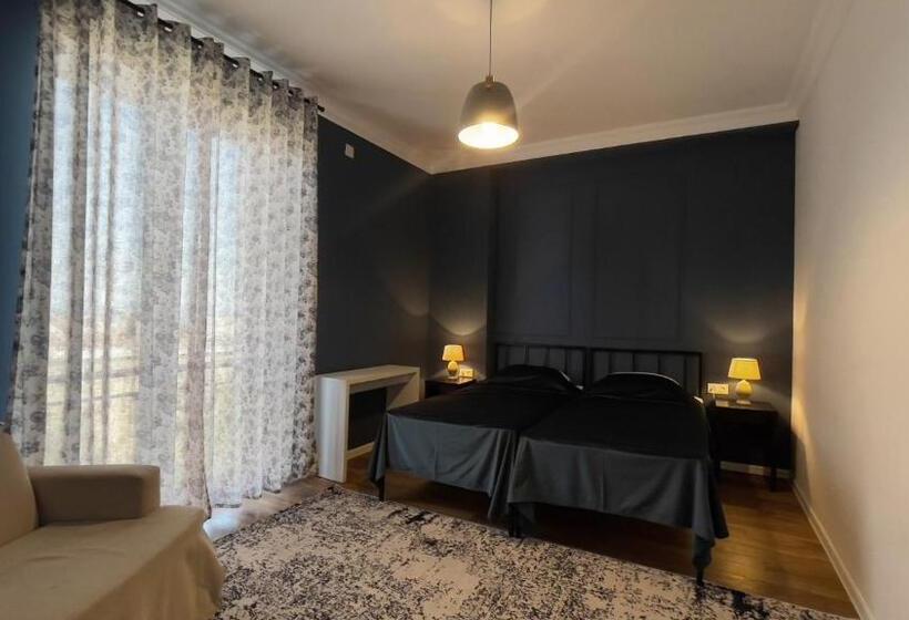 اتاق استاندارد با چشم‌انداز باغ, უცხო Utskho