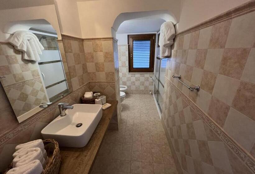 غرفة عائلية, Villa Kirù