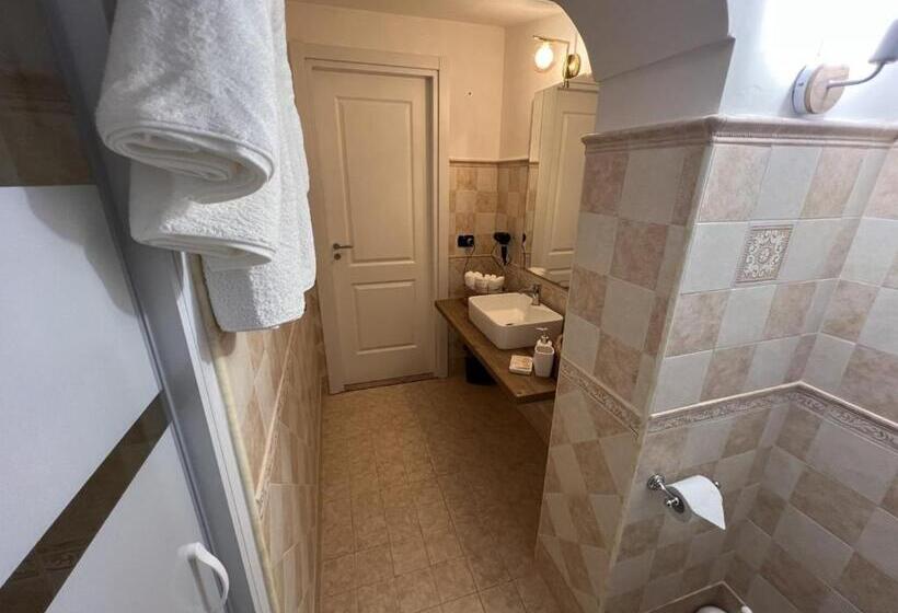 غرفة عائلية, Villa Kirù