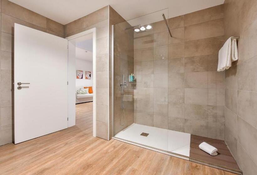 Люкс Вид на Бассейн, Serpa