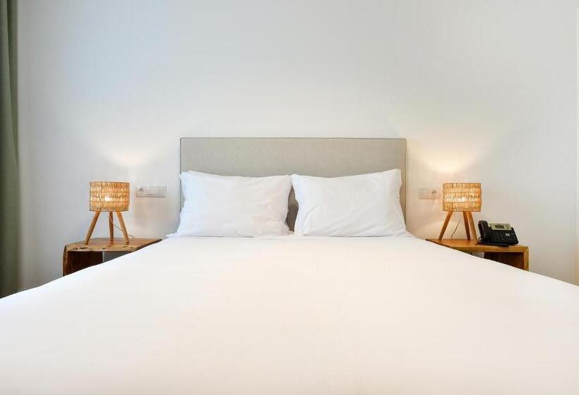 Люкс Вид на Бассейн, Serpa