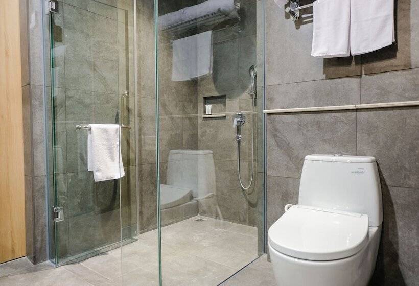 Estudio Estàndard, Artotel Batam