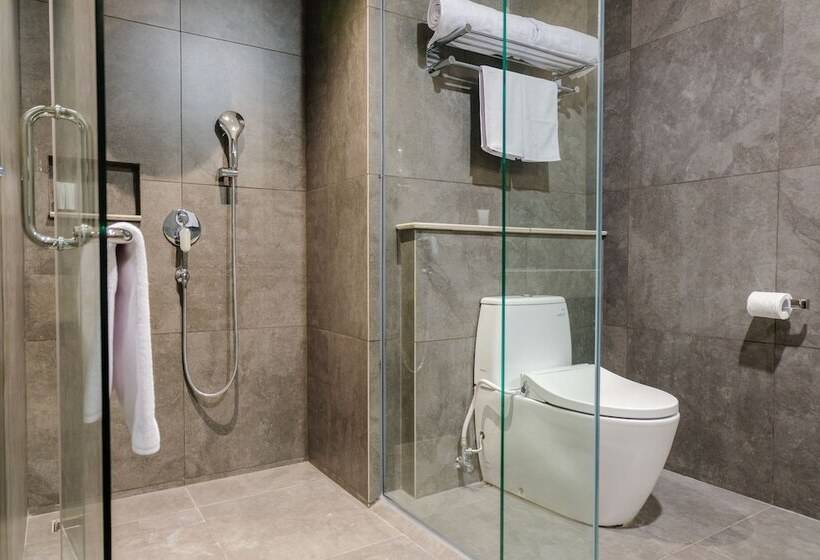 Estudio Estàndard, Artotel Batam