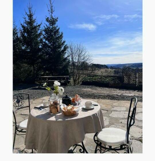 חדר משפחתי, La Table D Elodie