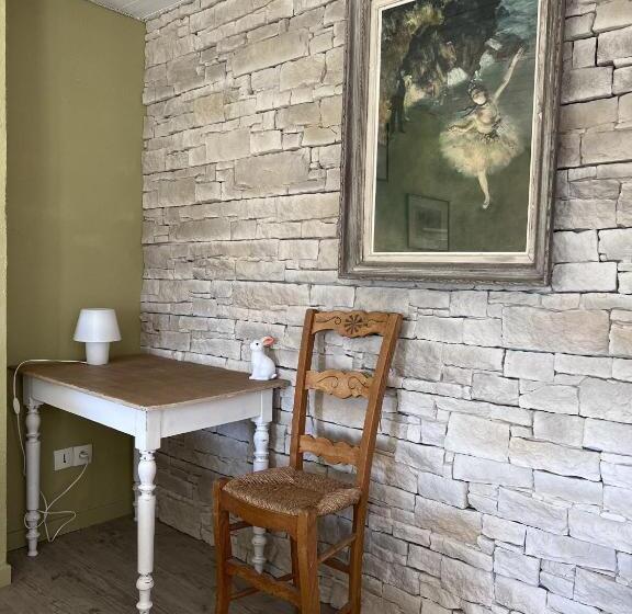 חדר סטנדרט, La Table D Elodie