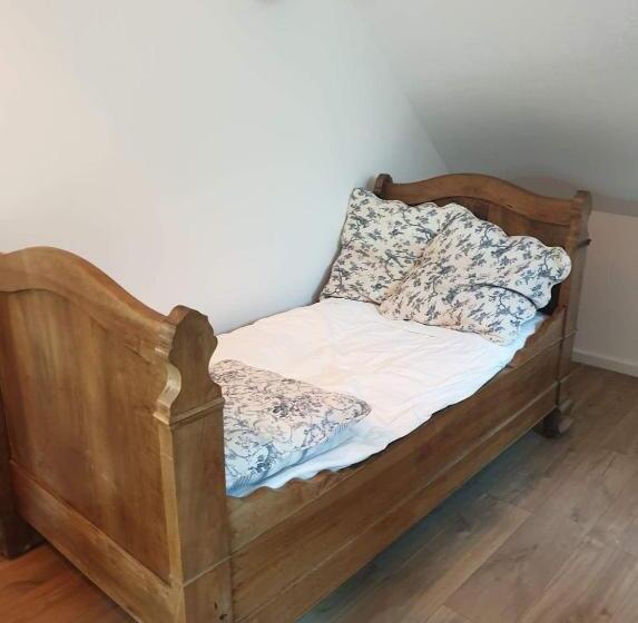 חדר משפחתי, La Table D Elodie