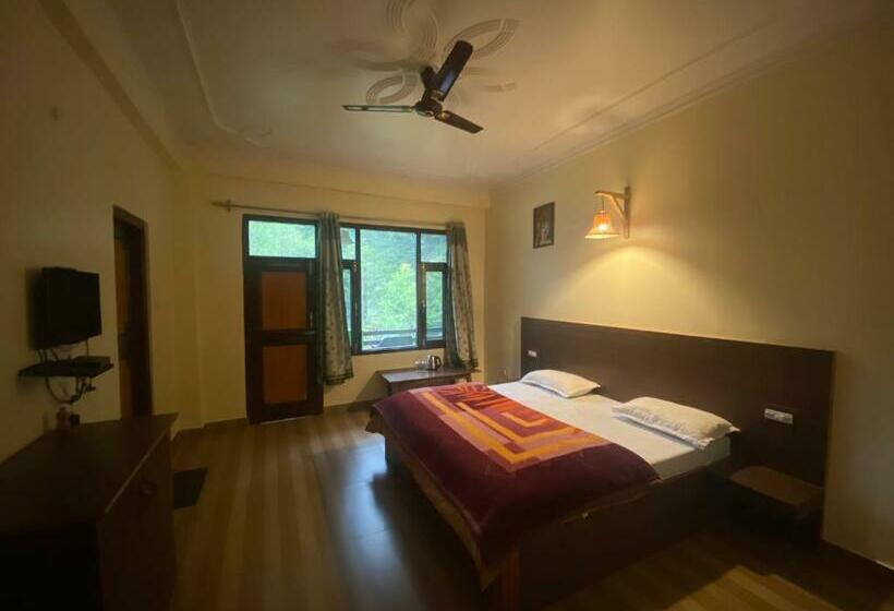 اتاق لوکس با بالکن, The Royal Orchard Kasol